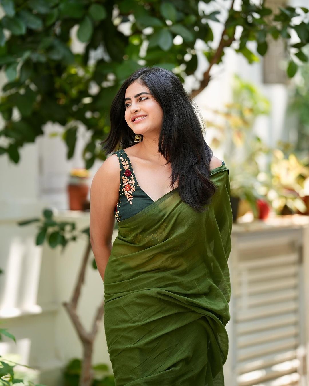 Stylee lifestyle Olive colour traditional looking chanderi cotton saree