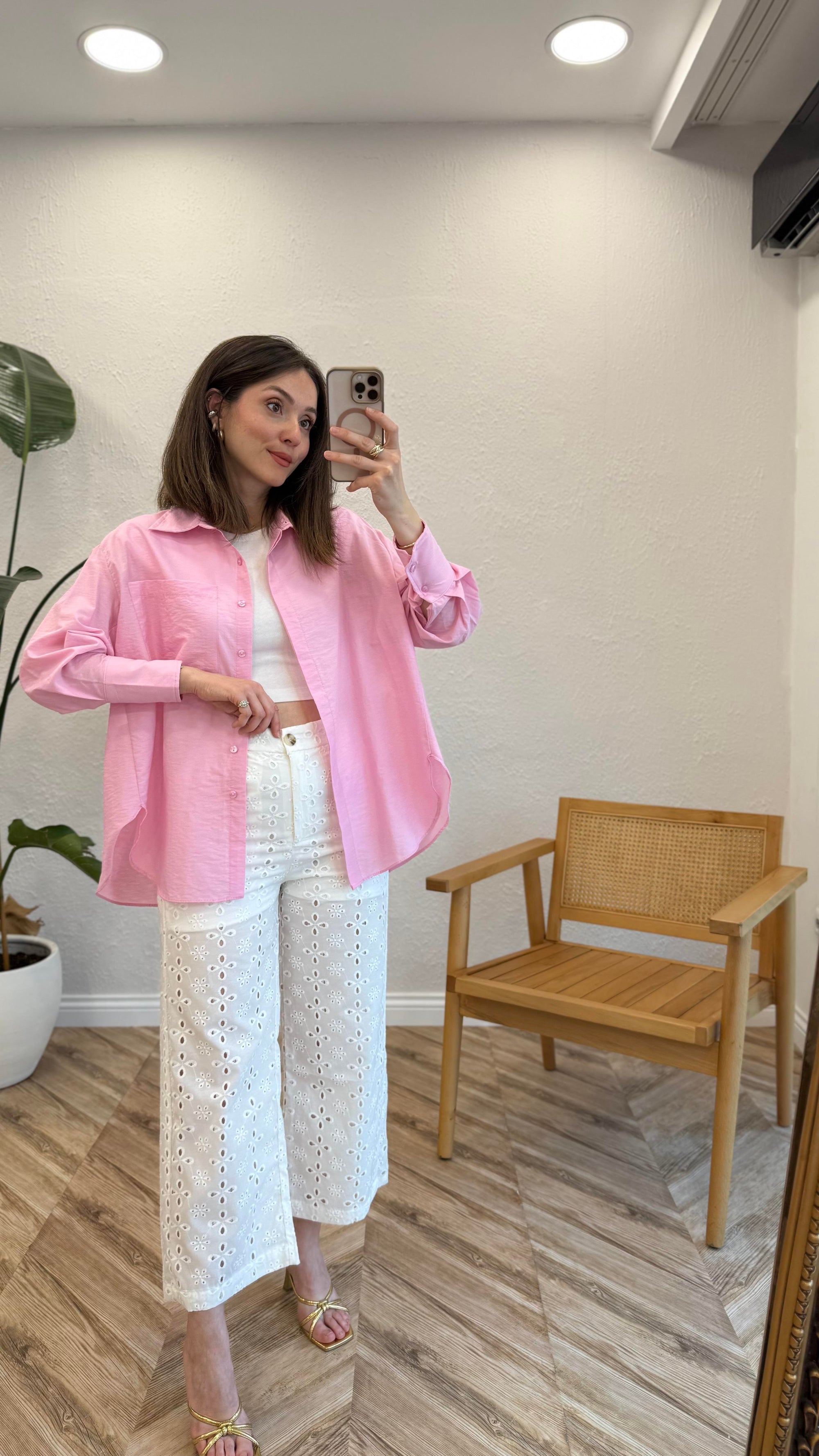 Oversized Shirts Breathable, lightweight, ideal for everyday wear