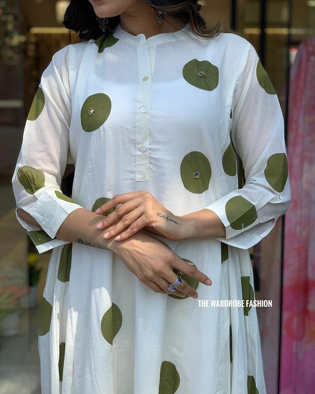 Women Whitw Ethnic Motifs  Kurta with Trousers & Dupatta