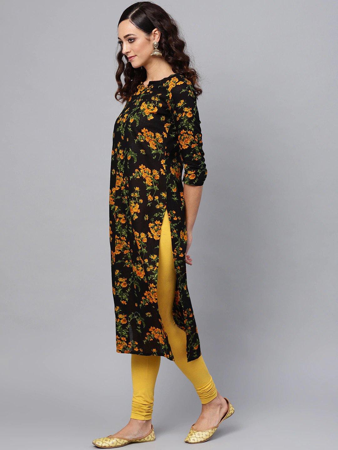 Women Black & Mustard Yellow Floral Print Straight Kurta